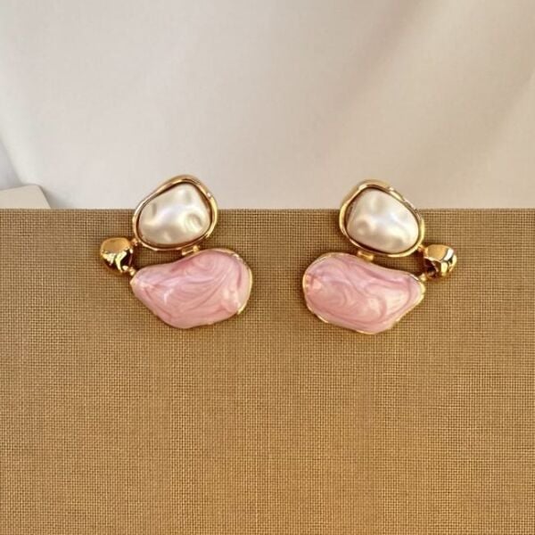 Mine Kaplamalı Gold üstü Pembe Beyaz Küpe